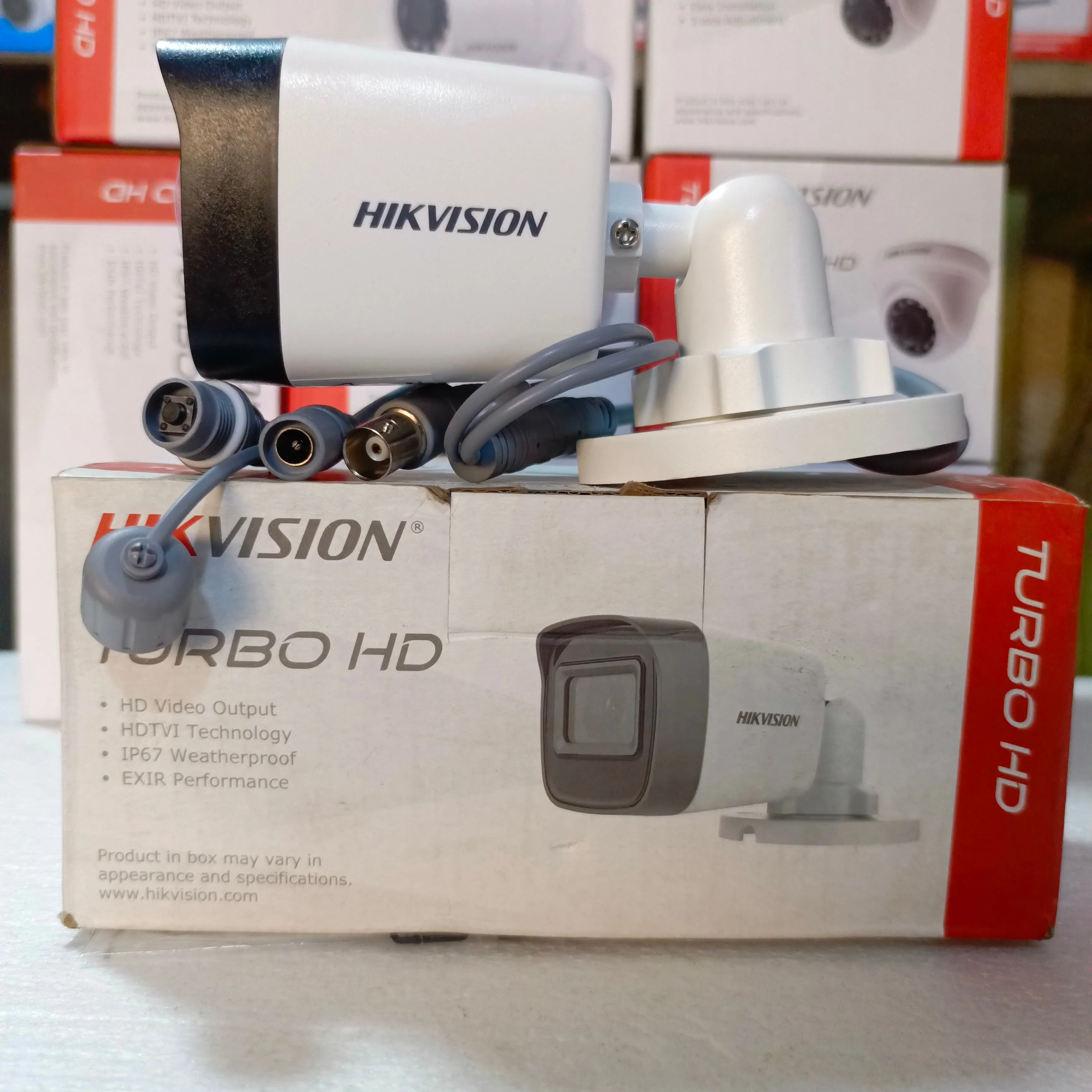 HIKVISION Turbo HD Indoor/Outdoor EXIR Bullet Camera (3.6mm 2MP Lens) - Brand New